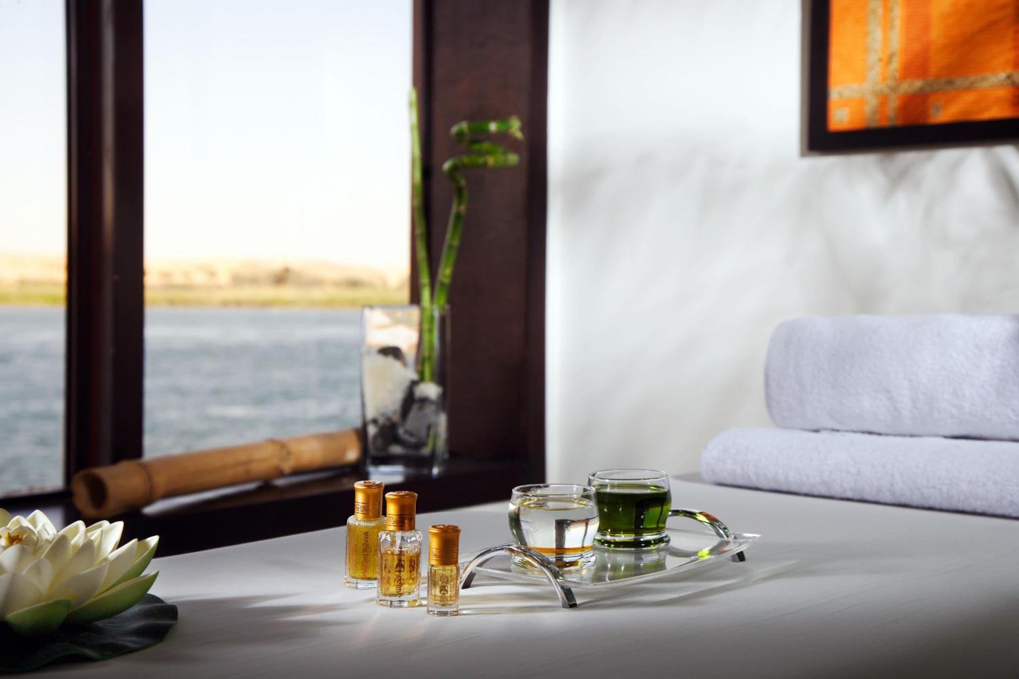 Moevenpick Royal Lotus Nile Cruise, Every Monday Four Nights From Luxor, Every Friday Three Nights From Aswan - Including Excursions & Sightseeing Екстериор снимка